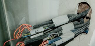 Revize elektro cena – Co ovlivňuje konečnou cenu?
